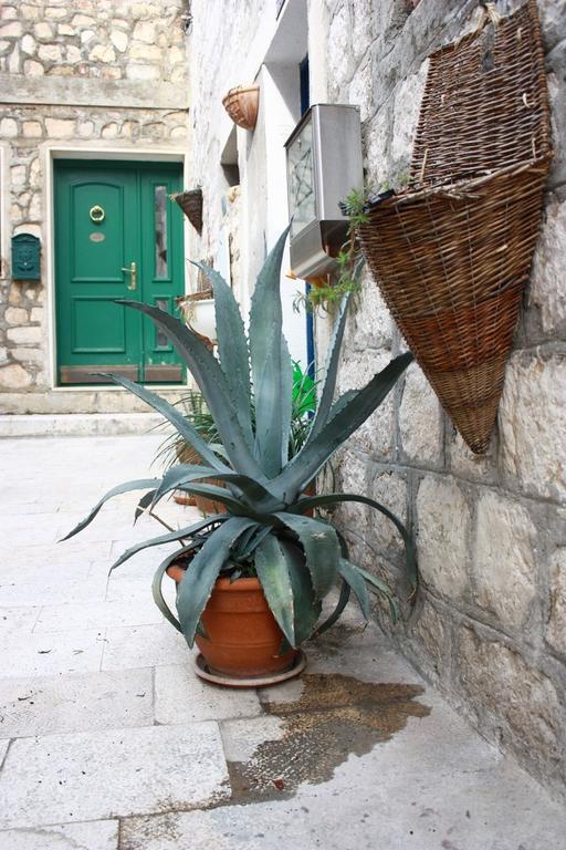 Old Town Apartment Sibenik Room photo